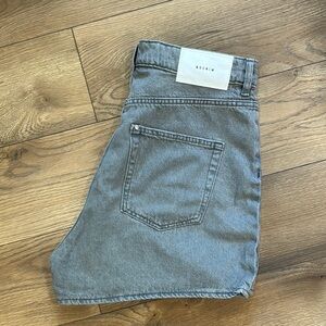 H&M Women’s &Denim Shorts Wide Leg Button Down Closure Gray Size M-L